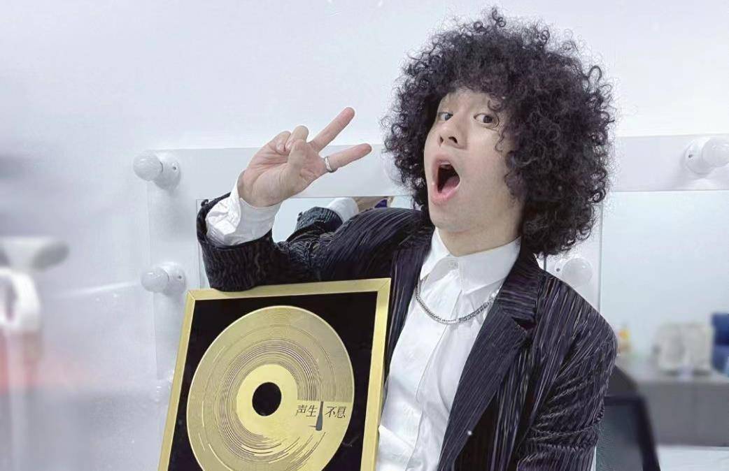 社区盾集结日再迎强敌，多特蒙德绝杀压哨，主帅态度：话题不断，数据趋势出现新变化的简单介绍